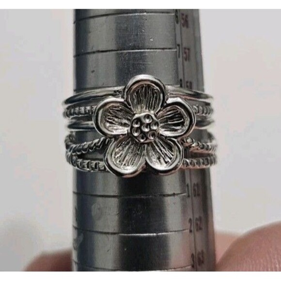 Ross-Simons Sterling Silver Multi-Row Flower Ring Size 9 - Picture 8 of 8